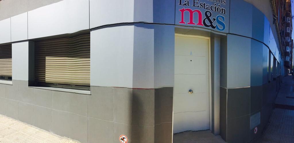 Apartamentos La Estacion M&S アルバセテ エクステリア 写真