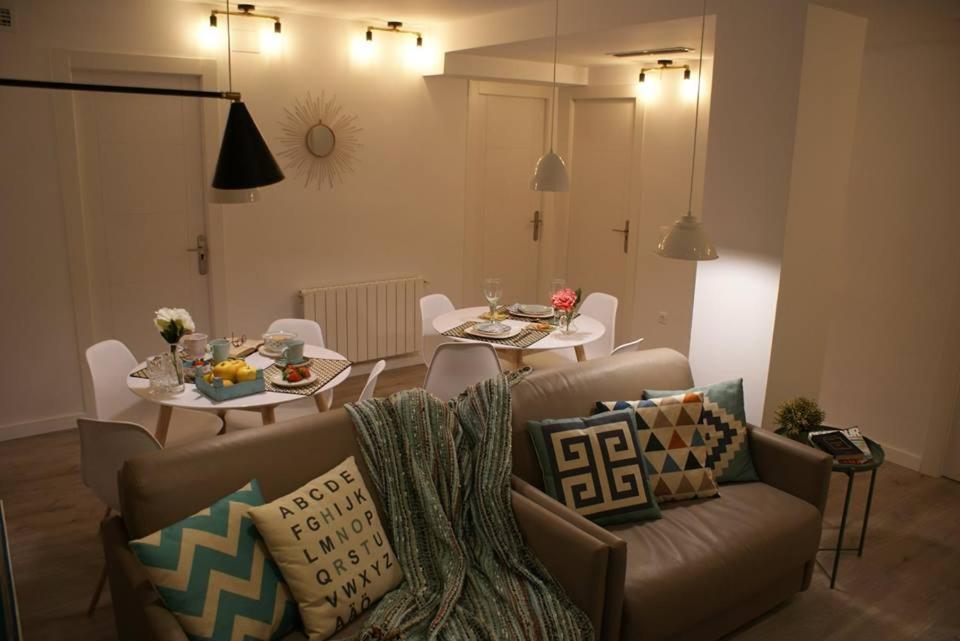 Apartamentos La Estacion M&S アルバセテ エクステリア 写真